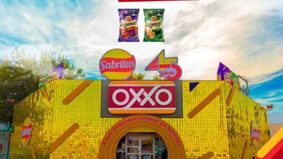 Oxxo celebra 46 años y crea la nueva tienda insignia de Receta Crujiente ® Jalapeño
