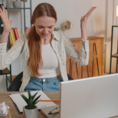 Trabajo híbrido, ¿beneficio o bomba silenciosa para el bienestar laboral?