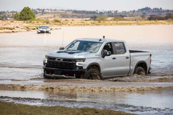 Chevrolet Cheyenne ZR2 y Silverado Turbo