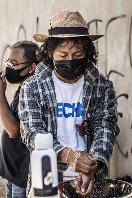 6 de cada 10 viviendas populares acceden al agua mediante su acarreo