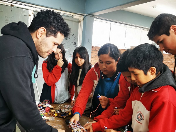  Docentes STEM  empoderan a futuras generaciones