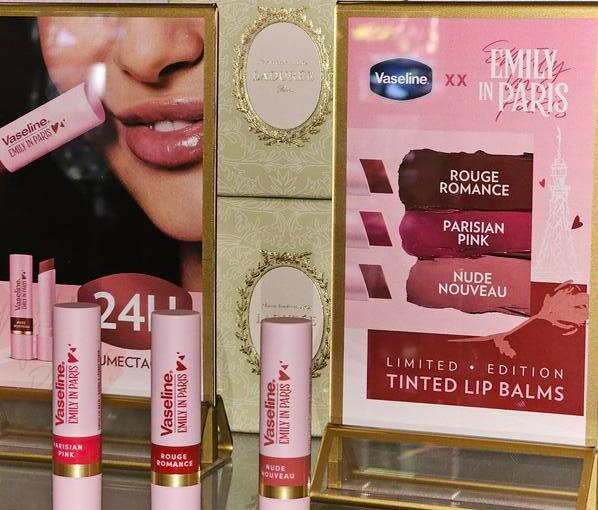 Bálsamos Labiales Inspirados en Emily in Paris