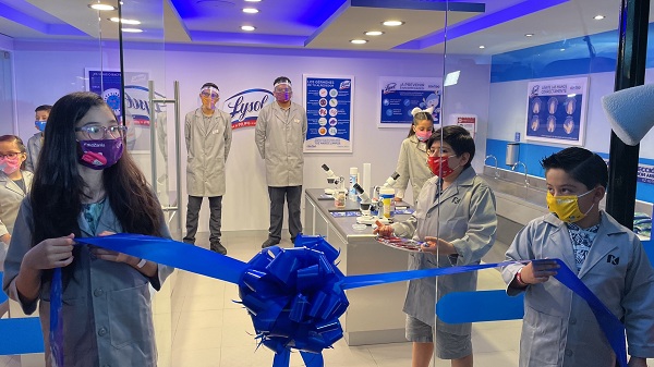 KidZania y Lysol inauguran laboratorio antibacterial