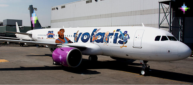 Lebron James y los Looney Tunes “vuelan” con Volaris