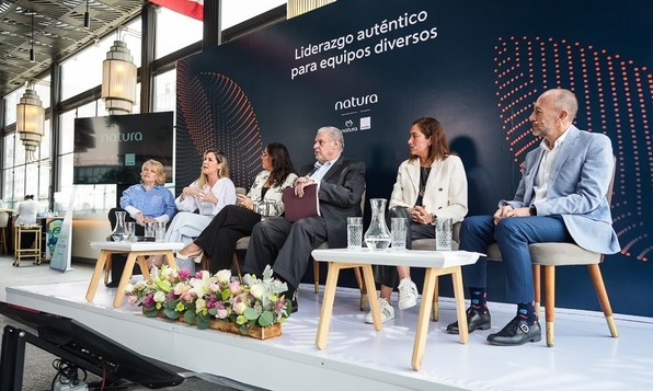 la diversidad y entornos inclusivos ayudan a los líderes a una mejor toma de decisiones además de que incentivan la innovación y aumentan la agilidad en las organizaciones