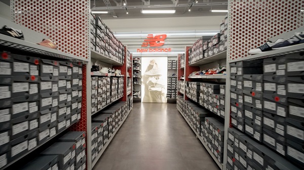 New Balance inaugura su Factory Outlet