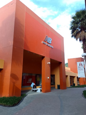 New Balance inaugura su Factory Outlet