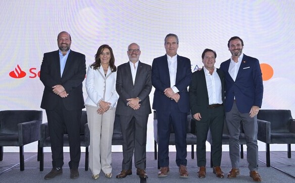 ​ ​ Santander, Mastercard y Fiesta Rewards renuevan alianza por 10 años