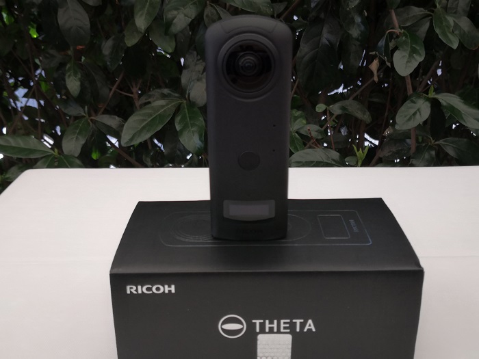 RICOH presentó la cámara THETA Z1