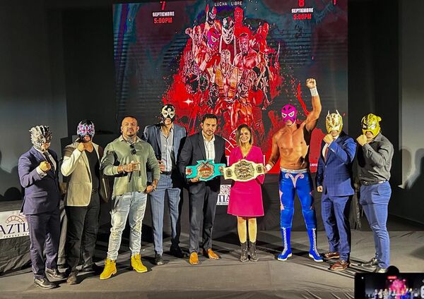 Presentación del espectáculo de lucha libre elite en Aztlán Parque Urbano