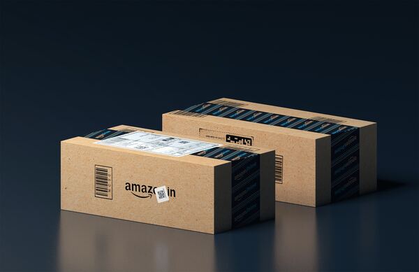 Cajas de Amazon con luz tenue