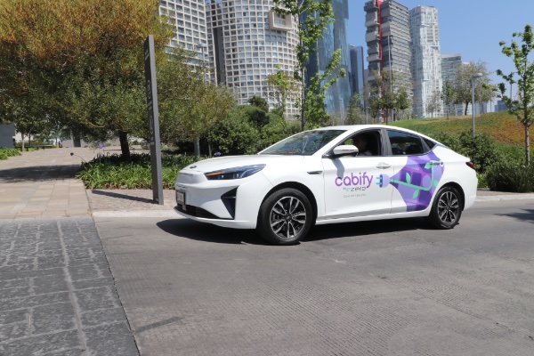 Cabify se une con eZero para incorporar más autos eléctricos a la plataforma