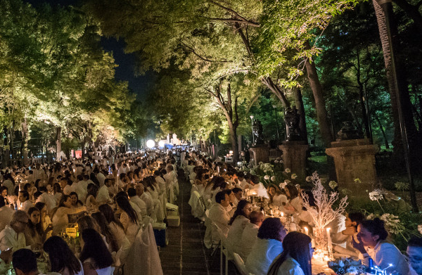 Diner en blanc