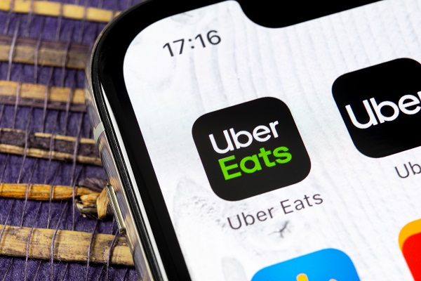 Uber recompensa a usuarios por cada viaje o pedido