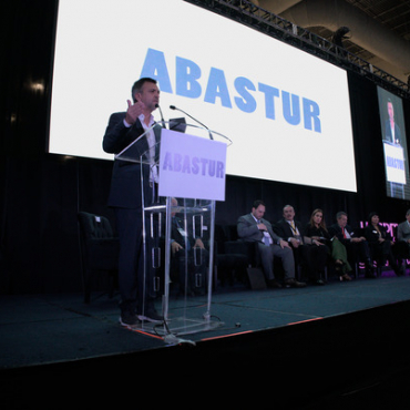 Crecimiento turístico en ABASTUR 2023