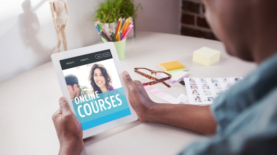 La Universidad Johns Hopkins entrena a rastreadores de contagio de Covid-19 en Coursera