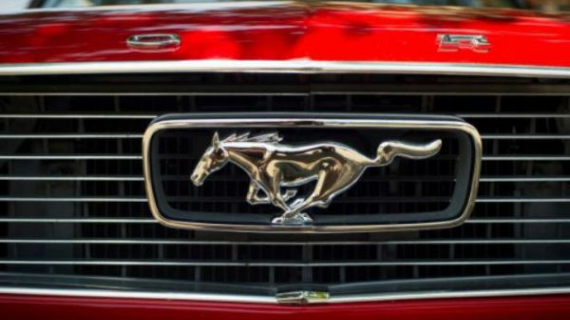 Conoce la historia del logo de Mustang