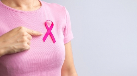 Procurar bienestar psicoemocional para mujeres que enfrentan cáncer