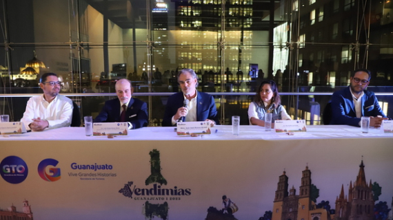 Voceros y participantes en la conferencia de prensa de las Vendimias 2023 en Guanajuato, México