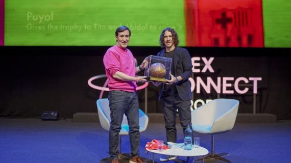 Carles Puyol recibe homenaje durante VTEX CONNECT EUROPA