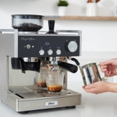 Oster® celebra 100 años con la nueva cafetera Perfect Brew Máxima