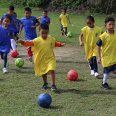 Supernovas busca mentoras. ¡Únete a la revolución del fútbol infantil!